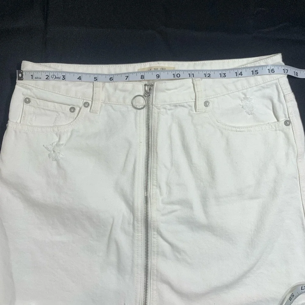 Free People We The Free Size 31 White‎ Denim Mini Skirt Zip it Up Raw Hem Boho